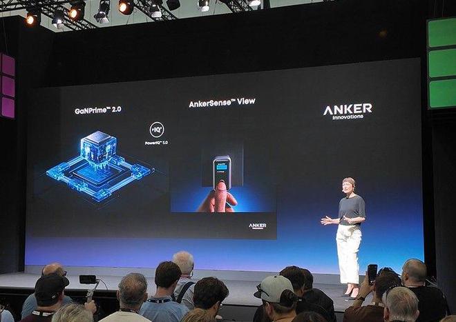 出牌！强悍充电产品外这款派对神器太酷了EVO视讯Anker安克IFA25率先(图1)
